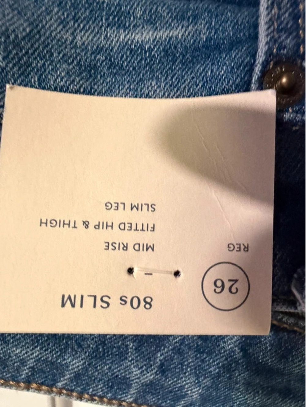 Universal Thread Women’s Mid Rise 80s Slim Jeans Size 26 Light Wash NWT - Picture 2 of 4